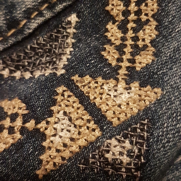 Miss Me Jean's - Picture 5 of 9